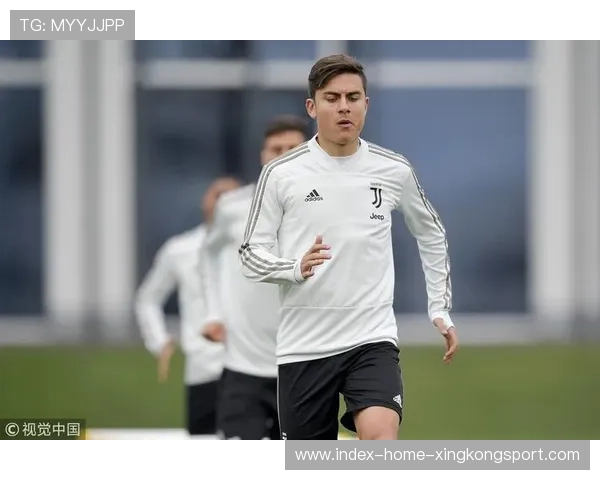 尤文后防训练:教练强调盯人细节与集体协防节奏 尤文后防训练:教练强调盯人细节与集体协防节奏