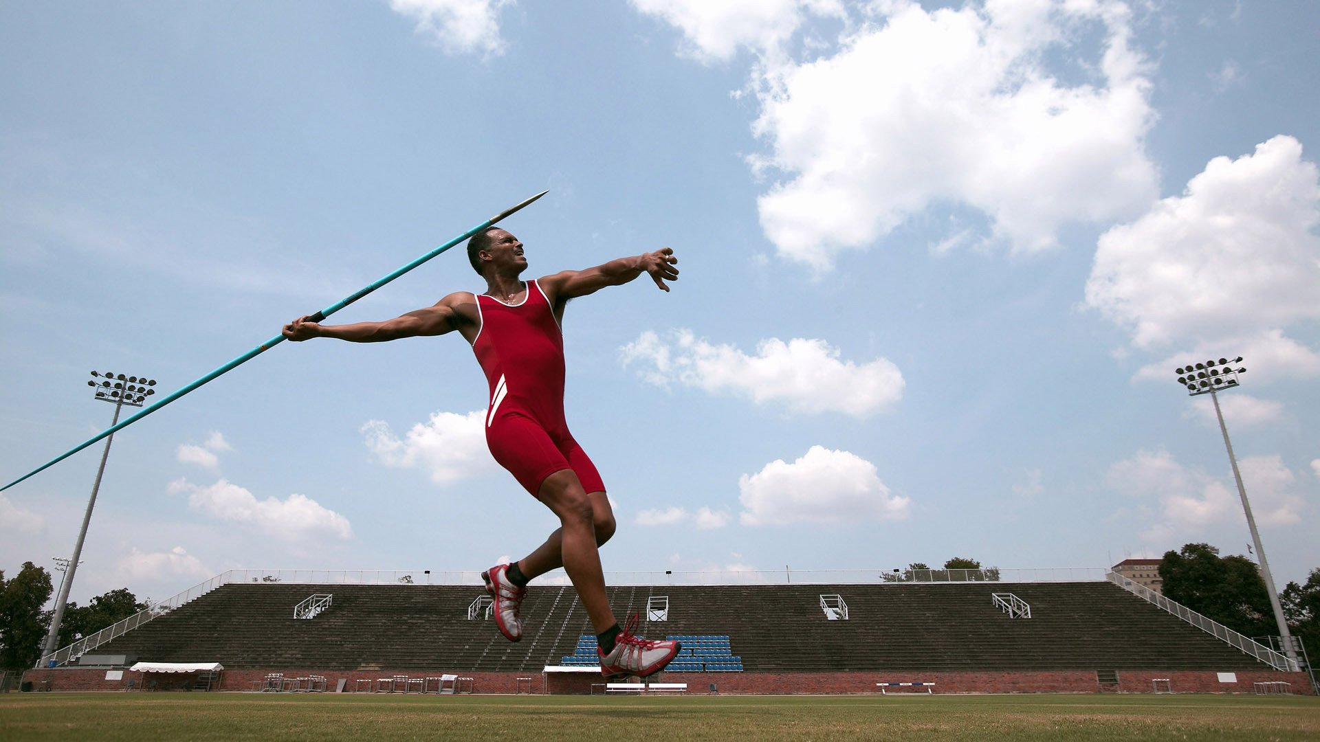 乒乓球“教师VS家长”对抗赛 课堂外另一个战场